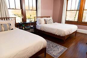The Winona House - Boutique Hotel Near Downtown