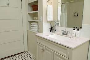 The Winona House - Boutique Hotel Near Downtown