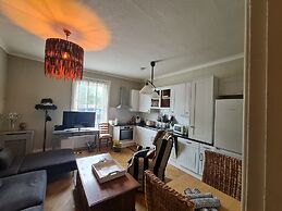 Beautifully Decorated 1-bed Apartment in Sale