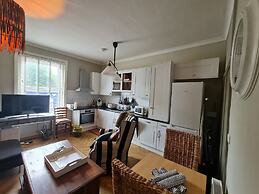 Beautifully Decorated 1-bed Apartment in Sale