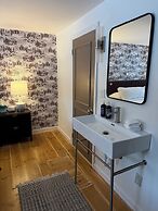 COHO Inn & Motor Lodge