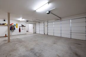 Cl 1350 Lakeview Livin Large House 5 Bedroom Home by RedAwning