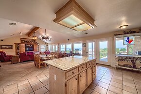 Cl 1350 Lakeview Livin Large House 5 Bedroom Home by RedAwning