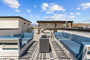 Desert Oasis 3 Bedroom Condo