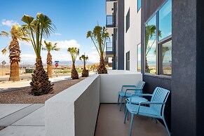Desert Oasis 3 Bedroom Condo