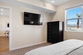 Desert Oasis 3 Bedroom Condo