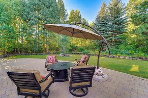 Stunning Truckee Home w/ Private Patio & Gas Grill