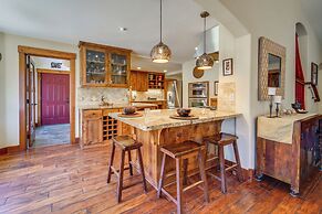 Stunning Truckee Home w/ Private Patio & Gas Grill