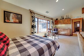 Stunning Truckee Home w/ Private Patio & Gas Grill