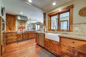 Stunning Truckee Home w/ Private Patio & Gas Grill