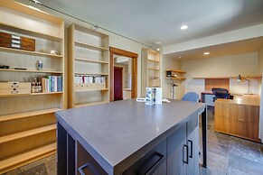 Stunning Truckee Home w/ Private Patio & Gas Grill