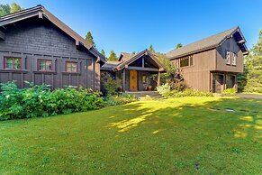 Stunning Truckee Home w/ Private Patio & Gas Grill