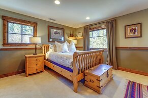 Stunning Truckee Home w/ Private Patio & Gas Grill
