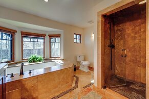 Stunning Truckee Home w/ Private Patio & Gas Grill