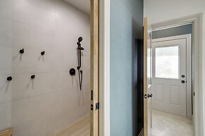 Private 25 Acre Estate w/ Lake: Fish & Canoe!