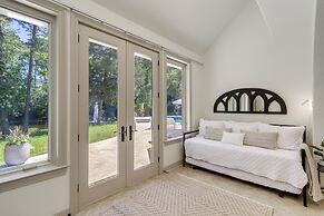 Private 25 Acre Estate w/ Lake: Fish & Canoe!