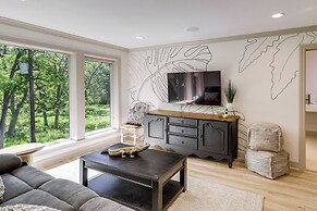 Private 25 Acre Estate w/ Lake: Fish & Canoe!