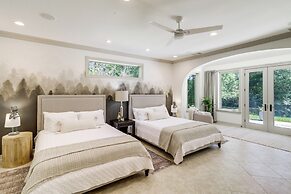 Private 25 Acre Estate w/ Lake: Fish & Canoe!