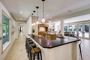 Private 25 Acre Estate w/ Lake: Fish & Canoe!