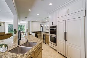 Private 25 Acre Estate w/ Lake: Fish & Canoe!