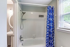 Cozy Nashville Getaway: 11 Mi to Downtown!