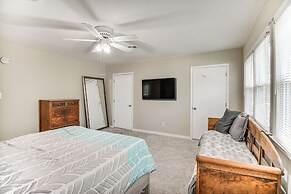 Pet-friendly Virginia Beach Abode w/ Deck & Grill!