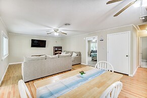 Pet-friendly Virginia Beach Abode w/ Deck & Grill!