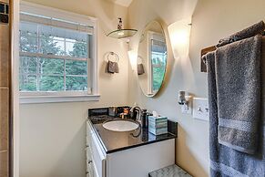 14 Mi to DC: Retreat w/ Hot Tub & Sunroom!