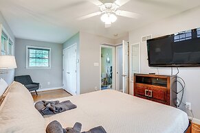 14 Mi to DC: Retreat w/ Hot Tub & Sunroom!