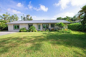 Naples Escape w/ Furnished Patio & Private Pool!