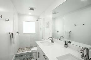 Naples Escape w/ Furnished Patio & Private Pool!