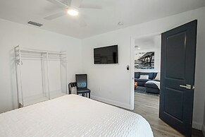 Naples Escape w/ Furnished Patio & Private Pool!