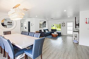 Naples Escape w/ Furnished Patio & Private Pool!