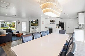 Naples Escape w/ Furnished Patio & Private Pool!