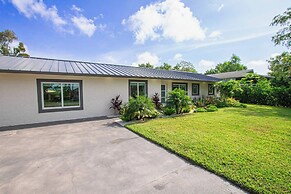 Naples Escape w/ Furnished Patio & Private Pool!