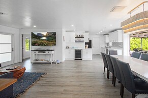 Naples Escape w/ Furnished Patio & Private Pool!