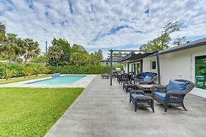 Naples Escape w/ Furnished Patio & Private Pool!