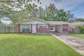 Baton Rouge Home w/ Yard ~ 14 Mi to Downtown!