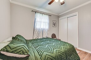 Baton Rouge Home w/ Yard ~ 14 Mi to Downtown!