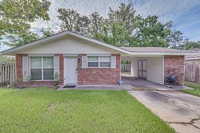Baton Rouge Home w/ Yard ~ 14 Mi to Downtown!
