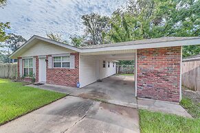 Baton Rouge Home w/ Yard ~ 14 Mi to Downtown!