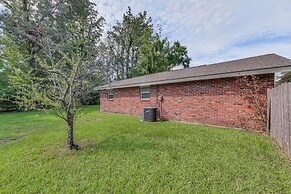 Baton Rouge Home w/ Yard ~ 14 Mi to Downtown!