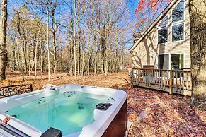 Serene Poconos Cabin w/ Hot Tub & Beach Access!