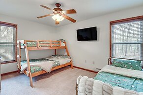 Serene Poconos Cabin w/ Hot Tub & Beach Access!