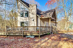 Serene Poconos Cabin w/ Hot Tub & Beach Access!