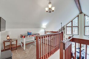 Serene Poconos Cabin w/ Hot Tub & Beach Access!