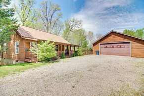 Cozy Cabin w/ Grill & Fire Pit By Dale Hollow Lake