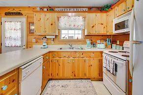 Cozy Cabin w/ Grill & Fire Pit By Dale Hollow Lake