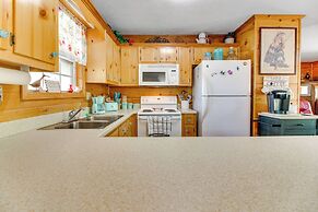 Cozy Cabin w/ Grill & Fire Pit By Dale Hollow Lake