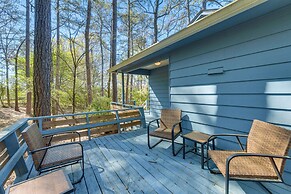 Inviting Columbus Home w/ Deck: 7 Mi to Downtown!